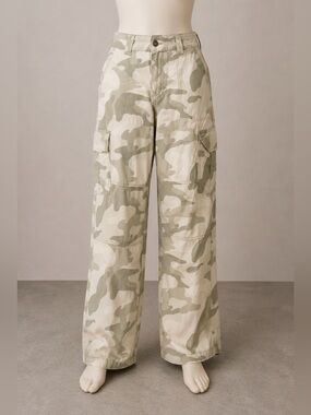 Hollister High Rise Vintage Baggy Camo Cargo Pants 3R/2R